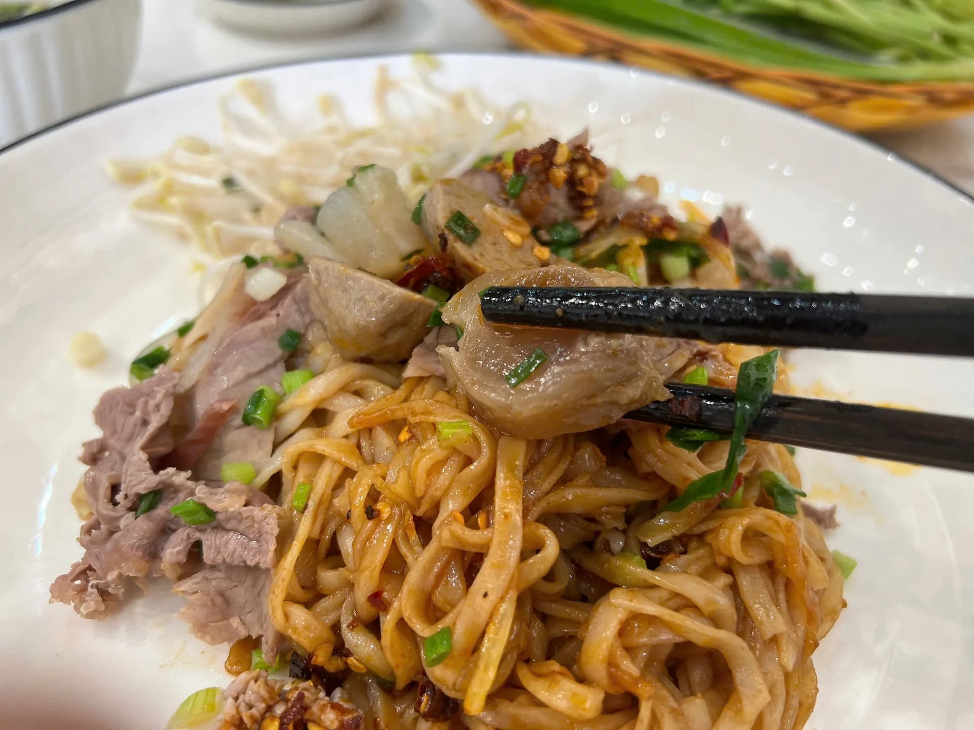Cách thưởng thức phở trộn Bảo Lộc đúng điệu